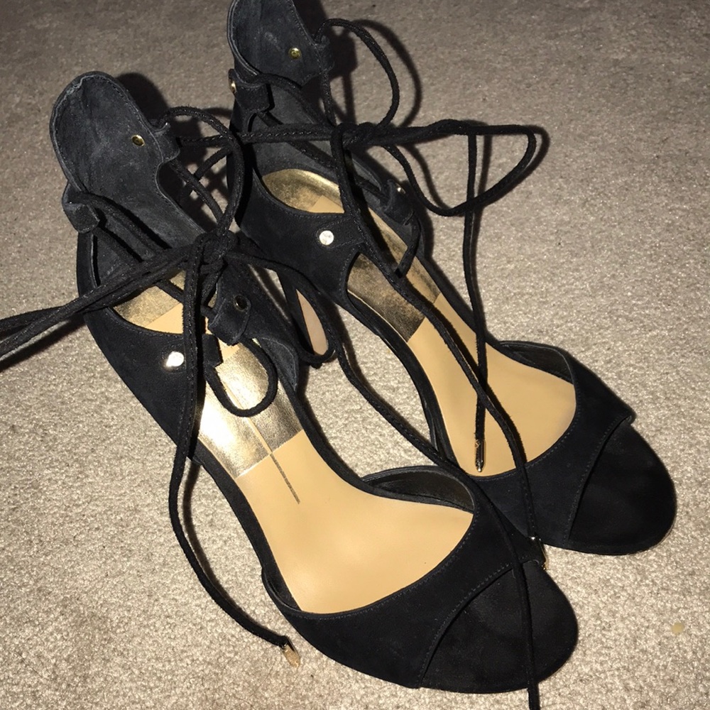 Black 4in heels